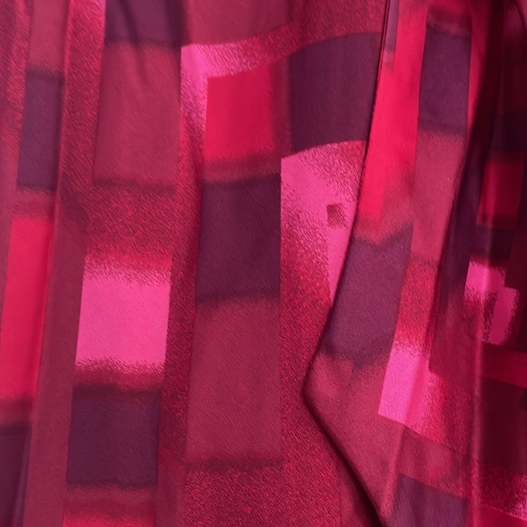 Tahari Red Sleeveless Blouse- Large - Picture 4 of 5